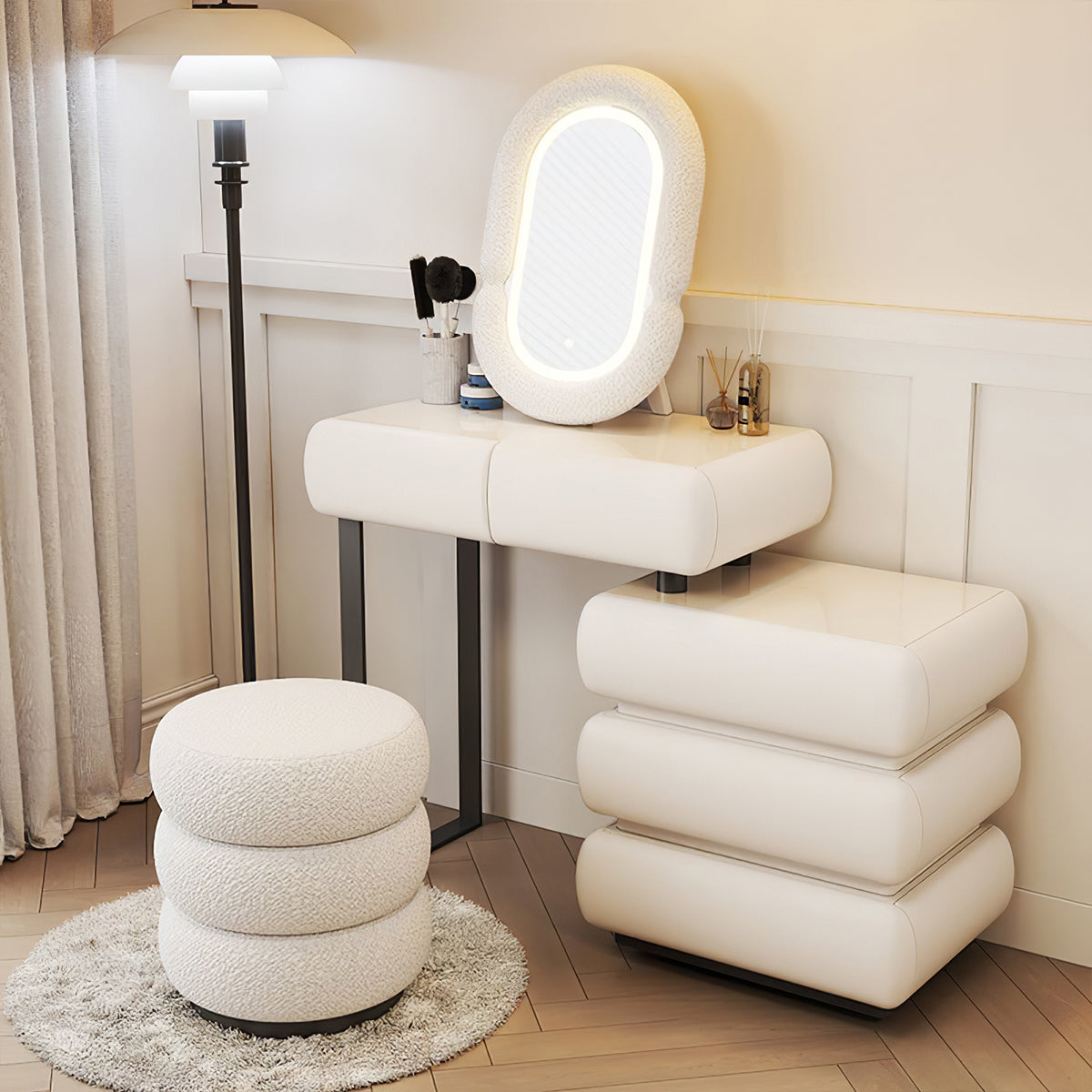 Modern Solid Wood Expandable Bedroom Vanity